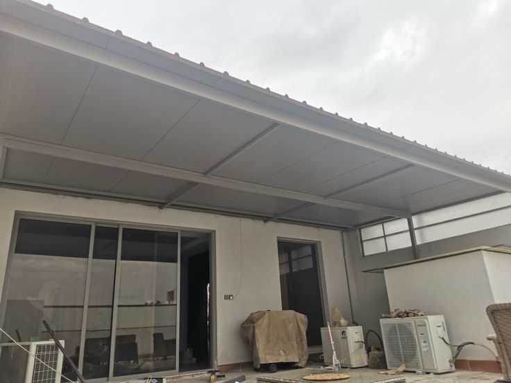 الساندوتش بانل في السعودية