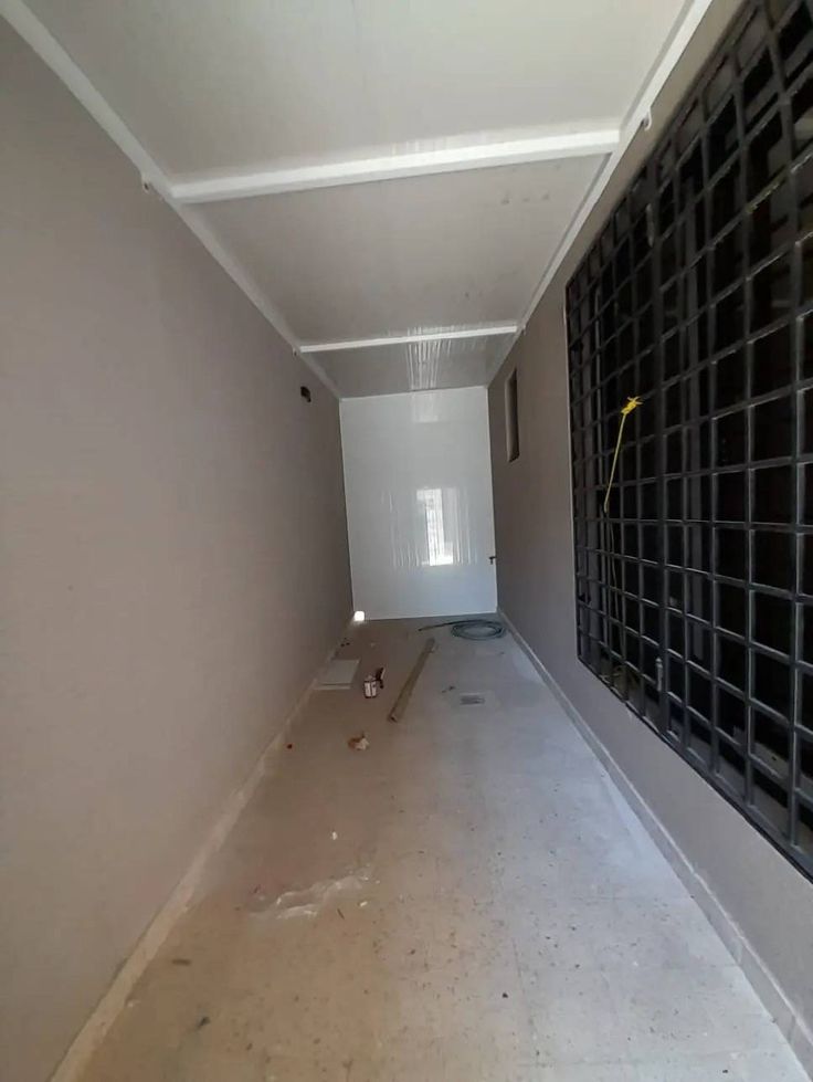 استخدامات الساندوتش بانل في الهناجر والمستودعات