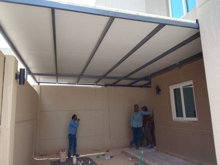 الفرق بين الساندوتش بانل والبريكاست