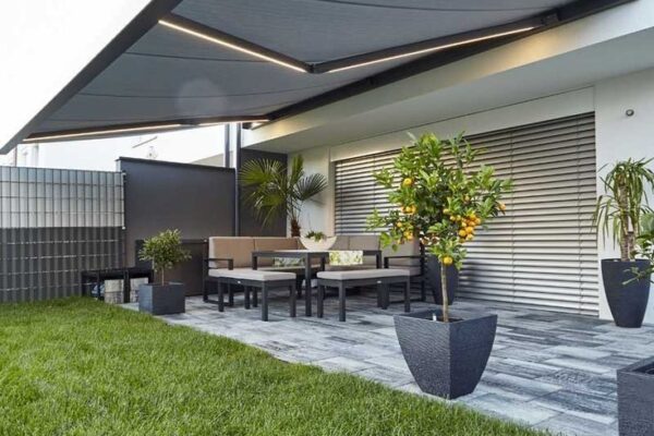 مظلات كهربائية للمنازل