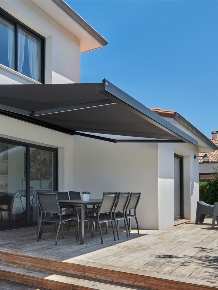 الفرق بين المظلات الكهربائية والمظلات الثابتة